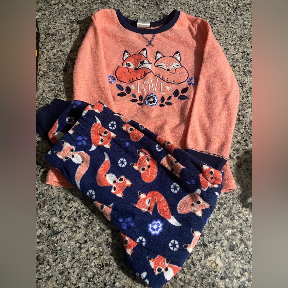 Girls size 6/6X cuddl duds pajamas